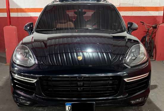 PORSCHE-CAYENNE-2015