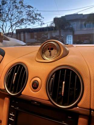 PORSCHE-CAYMAN-2011