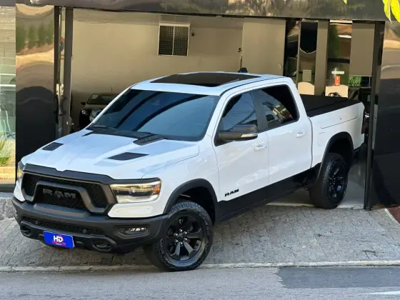 RAM 1500 5.7 V8 GASOLINA REBEL CD 4X4 AUTOMÁTICO