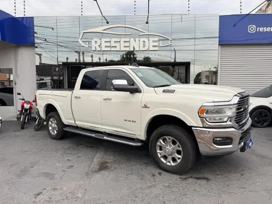 RAM 3500 6.7 I6 TURBO DIESEL LARAMIE CD 4X4 AUTOMÁTICO