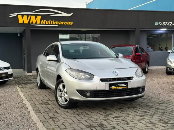 RENAULT FLUENCE 2.0 DYNAMIQUE 16V FLEX 4P AUTOMÁTICO RENAULT FLUENCE 2.0 DYNAMIQUE 16V FLEX 4P AUTOMÁTICO