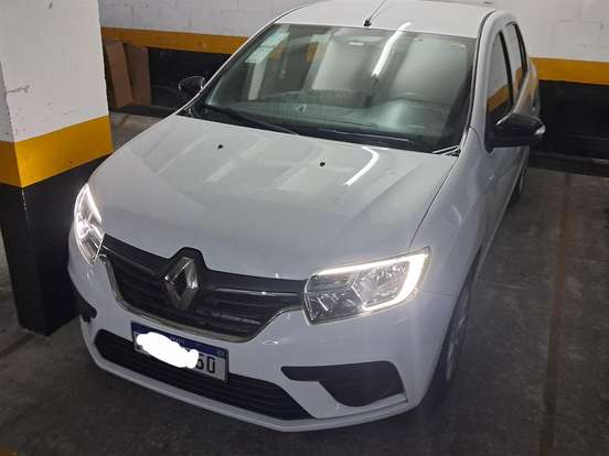 RENAULT-LOGAN-2024