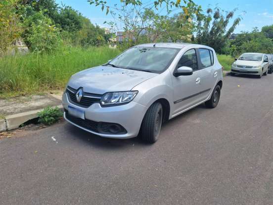 RENAULT-SANDERO-2015