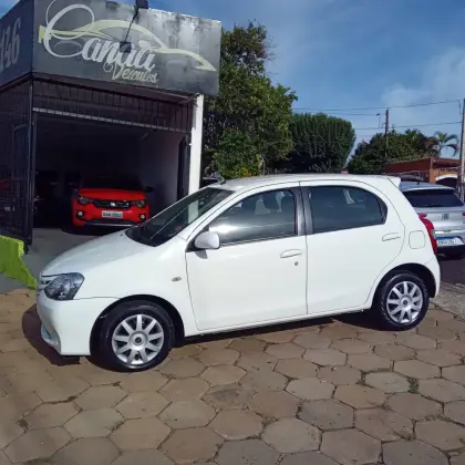 TOYOTA ETIOS 1.3 XS 16V FLEX 4P MANUAL TOYOTA ETIOS 1.3 XS 16V FLEX 4P MANUAL