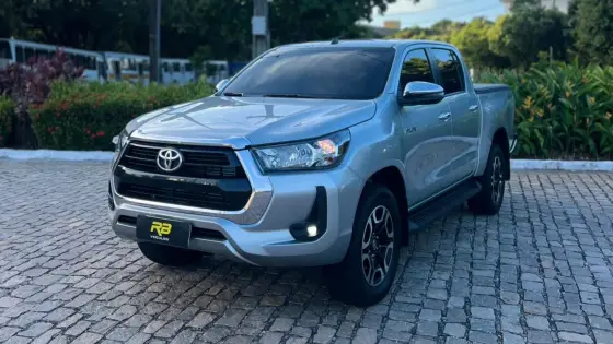 TOYOTA HILUX 2.8 D-4D TURBO DIESEL CD SRV 4X4 AUTOMÁTICO TOYOTA HILUX 2.8 D-4D TURBO DIESEL CD SRV 4X4 AUTOMÁTICO