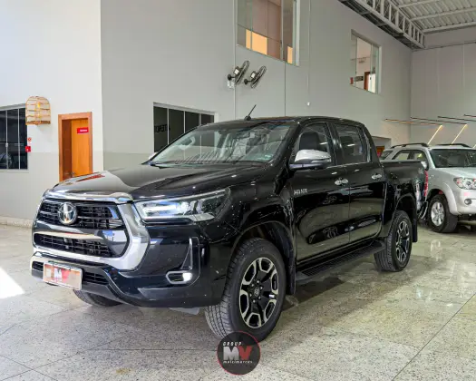 TOYOTA HILUX 2.8 D-4D TURBO DIESEL CD SRX 4X4 AUTOMÁTICO