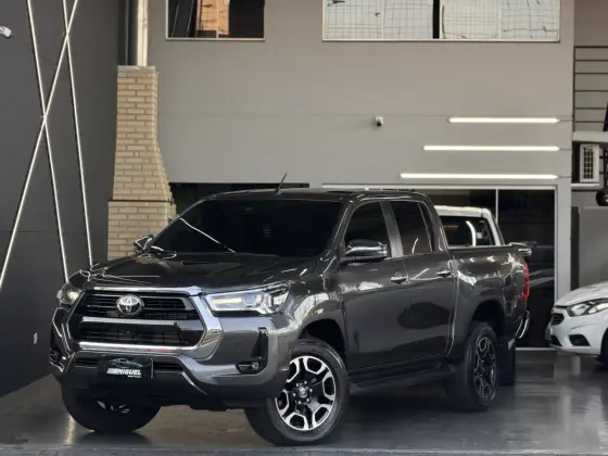 TOYOTA HILUX 2.8 D-4D TURBO DIESEL CD SRX LIMITED 4X4 AUTOMÁTICO
