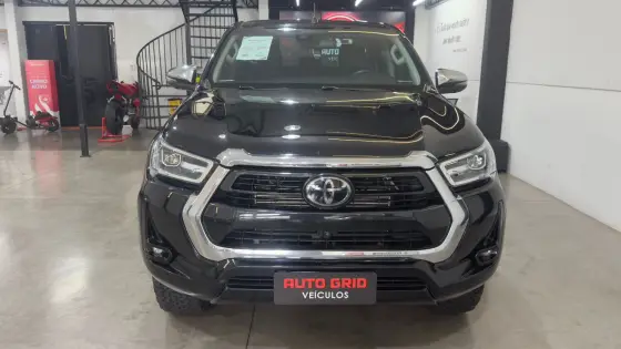 TOYOTA HILUX 2.8 D-4D TURBO DIESEL CD SRX LIMITED 4X4 AUTOMÁTICO