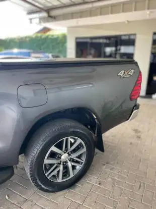 TOYOTA-HILUX-2020