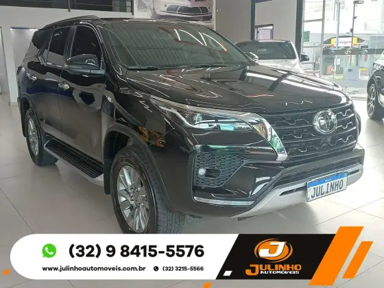 TOYOTA HILUX SW4 2.8 D-4D TURBO DIESEL SRX 7L 4X4 AUTOMÁTICO