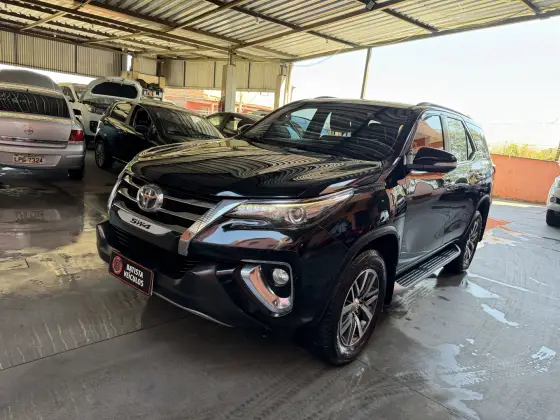 TOYOTA HILUX SW4 2.8 SRX 4X4 16V TURBO INTERCOOLER DIESEL 4P AUTOMÁTICO