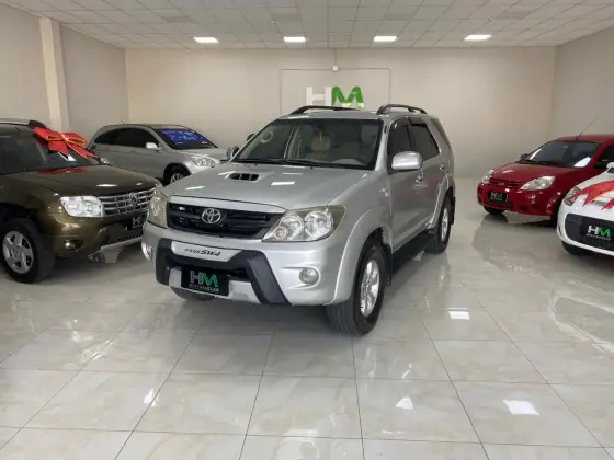 TOYOTA HILUX SW4 3.0 SRV 4X4 16V TURBO INTERCOOLER DIESEL 4P AUTOMÁTICO
