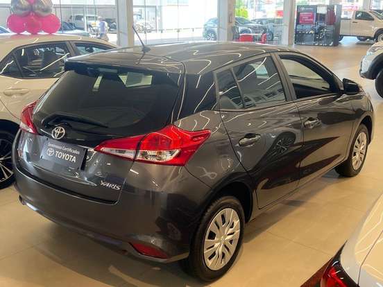 TOYOTA-YARIS-2024