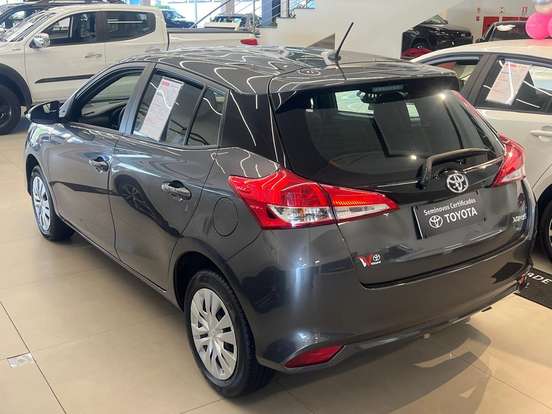TOYOTA-YARIS-2024