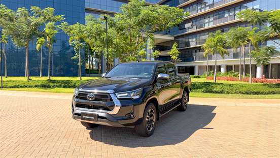 TOYOTA-HILUX-2.8 D-4D TURBO DIESEL CD SRX LIMITED 4X4 AUTOMÁTICO TOYOTA-HILUX-2023