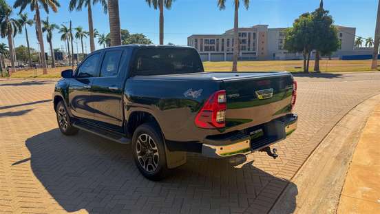 TOYOTA-HILUX-2.8 D-4D TURBO DIESEL CD SRX LIMITED 4X4 AUTOMÁTICO TOYOTA-HILUX-2023
