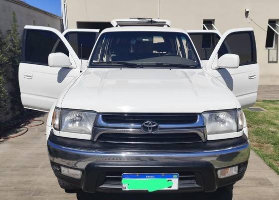 TOYOTA HILUX SW4 3.0 4X4 8V TURBO DIESEL 4P MANUAL