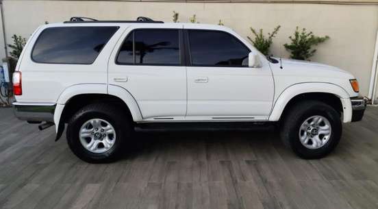 TOYOTA-HILUX SW4-2001