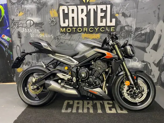 TRIUMPH STREET TRIPLE 765 RS 