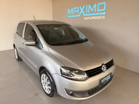 VOLKSWAGEN FOX 1.0 MI TREND 8V FLEX 4P MANUAL VOLKSWAGEN FOX 1.0 MI TREND 8V FLEX 4P MANUAL
