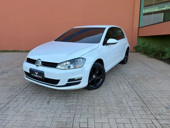 VOLKSWAGEN GOLF 1.4 TSI HIGHLINE 16V GASOLINA 4P AUTOMÁTICO VOLKSWAGEN GOLF 1.4 TSI HIGHLINE 16V GASOLINA 4P AUTOMÁTICO