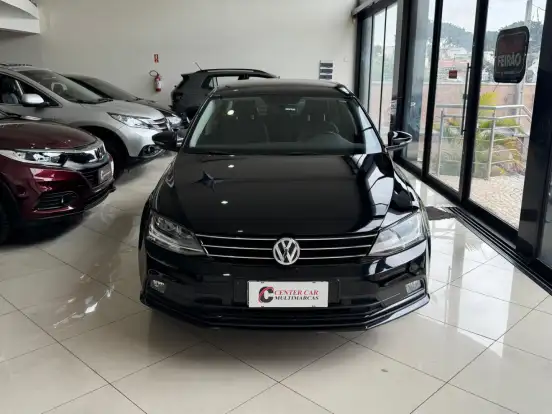 VOLKSWAGEN-JETTA-1.4 16V TSI COMFORTLINE GASOLINA 4P TIPTRONIC VOLKSWAGEN-JETTA-2017