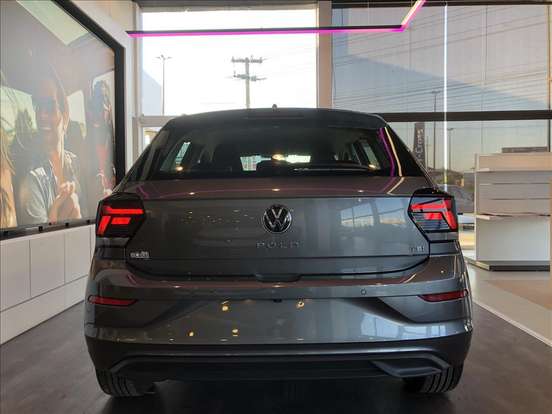 VOLKSWAGEN-POLO-2025