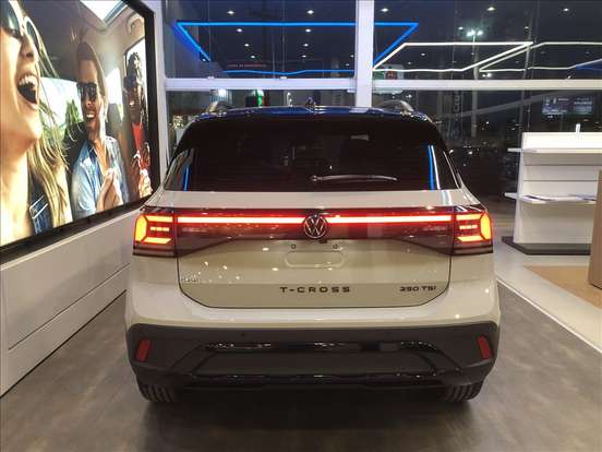 VOLKSWAGEN-T-CROSS-2026
