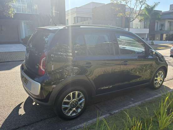 VOLKSWAGEN-CROSS UP-1.0 TSI 12V FLEX 4P MANUAL VOLKSWAGEN-CROSS UP-2015