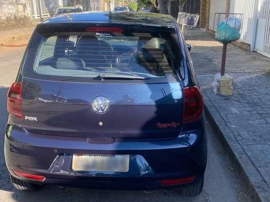 VOLKSWAGEN-FOX-1.6 MI ROCK IN RIO 8V FLEX 4P MANUAL VOLKSWAGEN-FOX-2013