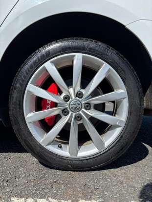 VOLKSWAGEN-GOLF-2015
