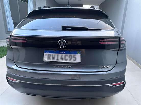 VOLKSWAGEN-NIVUS-1.0 200 TSI TOTAL FLEX COMFORTLINE AUTOMÁTICO VOLKSWAGEN-NIVUS-2023