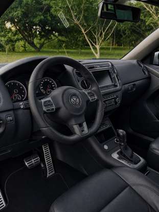 VOLKSWAGEN-TIGUAN-2012