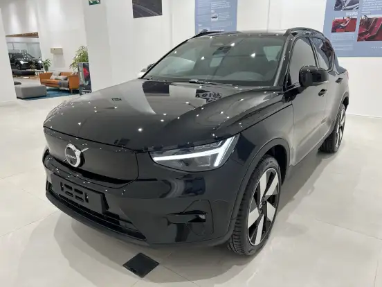 VOLVO-EX40-P8 RECHARGE TWIN ELECTRIC ULTRA AWD VOLVO-EX40-2025