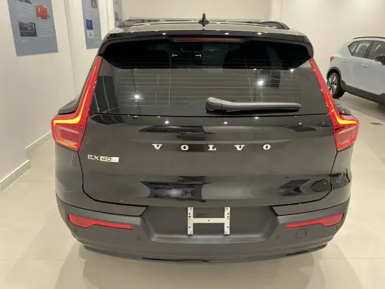 VOLVO-EX40-P8 RECHARGE TWIN ELECTRIC ULTRA AWD VOLVO-EX40-2025