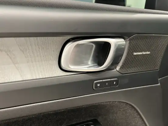 VOLVO-EX40-P8 RECHARGE TWIN ELECTRIC ULTRA AWD VOLVO-EX40-2025