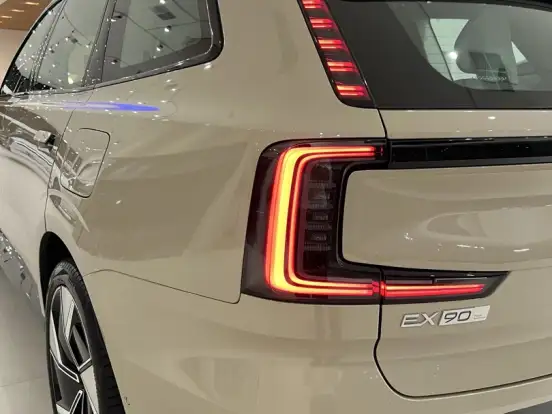 VOLVO-EX90-P8 RECHARGE TWIN ELECTRIC PERFORMANCE ULTRA AWD VOLVO-EX90-2025