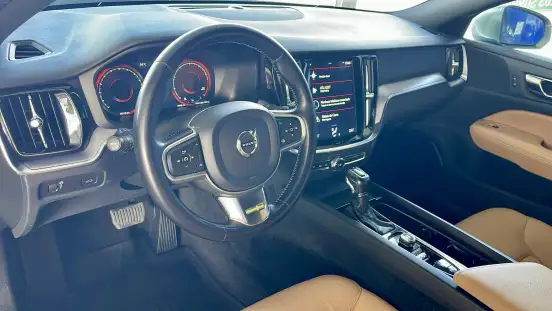 VOLVO-V60-2.0 T5 GASOLINA MOMENTUM GEARTRONIC VOLVO-V60-2018