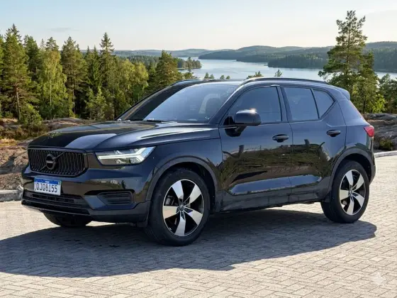 VOLVO XC40 2.0 T5 GASOLINA MOMENTUM AWD GEARTRONIC