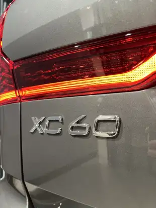 VOLVO-XC60-2.0 T8 PHEV PLUS AWD GEARTRONIC VOLVO-XC60-2025