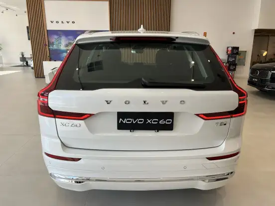VOLVO-XC60-2.0 T8 PHEV PLUS AWD GEARTRONIC VOLVO-XC60-2025