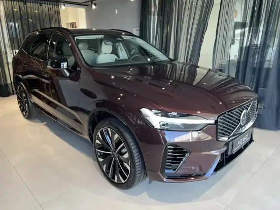 VOLVO-XC60-2025
