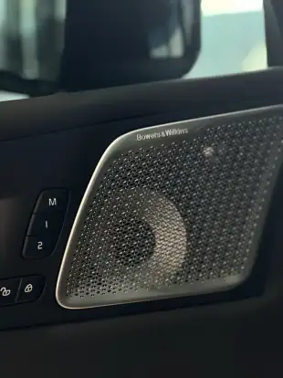 VOLVO-XC60-2025