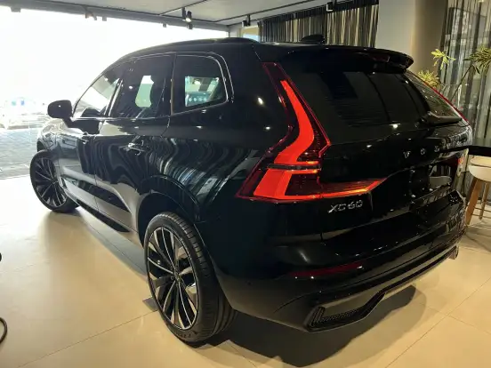 VOLVO-XC60-2025