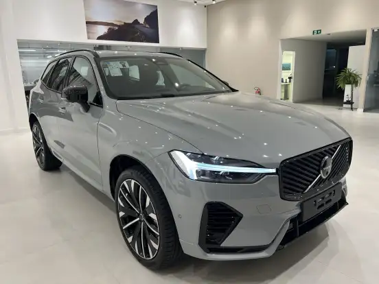 VOLVO-XC60-2025
