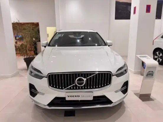 VOLVO-XC60-2024