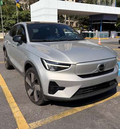 VOLVO-C40-2022