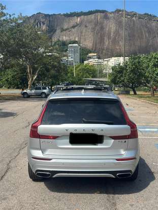 VOLVO-XC60-2018