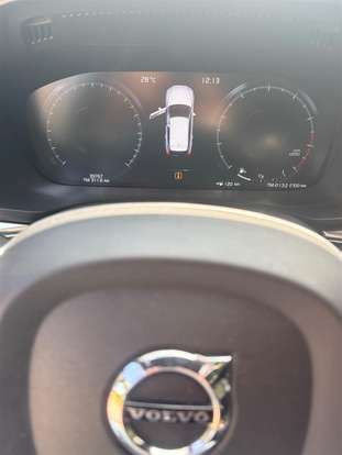 VOLVO-XC60-2018