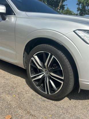 VOLVO-XC60-2018